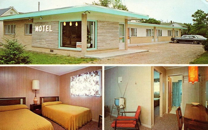 Binghams Parkview Motel - Vintage Postcard (newer photo)